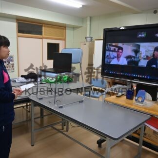 五輪の雰囲気体感　桜が丘小、パリと中継 元選手と交流【釧路市】(2024-08-02)