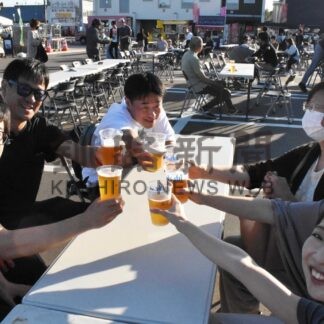 ビール片手に交流、ショーや花火楽しむ　町商工会【別海】(2024-08-07)