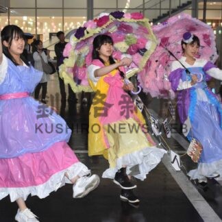 衣装趣向凝らし夏満喫　４年ぶり仮装盆踊り大会【別海】(2024-08-15)