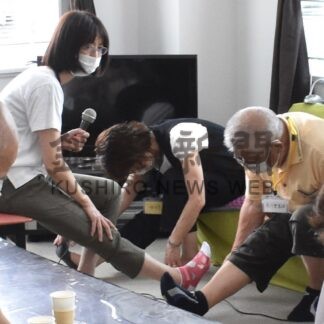 高齢者や介護家族がゲームや会食で交流　たんぽぽの会【釧路市】(2024-08-10)