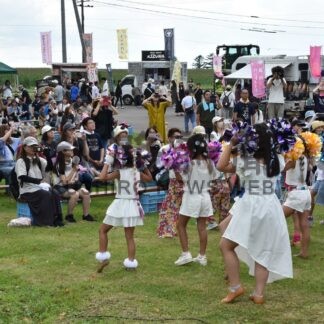 多彩な催し 自慢の食楽しむ　シマザキマルシェ【別海】(2024-08-29)