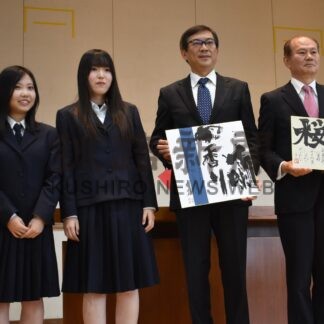 周氏と粘氏が北陽高訪問　１０月台湾に見学旅行で、心構えなど講話【釧路市】(2024-09-27)