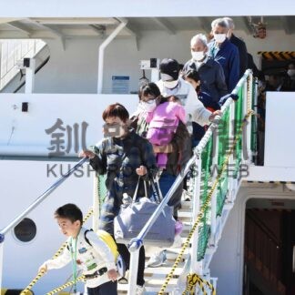 ４世代の参加者「感無量」　６回目洋上慰霊【根室】(2024-09-17)