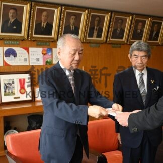 社会福祉に役立てて　宮友会が寄付【釧路市】(2024-09-06)