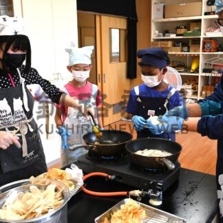 収穫野菜で料理できた　山花小中生、保護者らに振る舞う【釧路市】(2024-09-25)