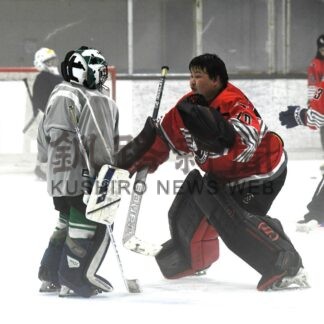 小学生らに基礎技術伝授　釧路厚生社ＩＨＣがＧＫクリニック【釧路市】(2024-09-11)