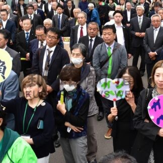 衆院選公示　道７区２候補  勝利へ気勢(2024-10-16)