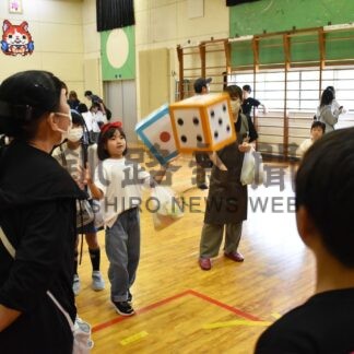 ゲームや食事楽しむ　鶴野児童センター「こどもまつり」【釧路市】(2024-10-05)