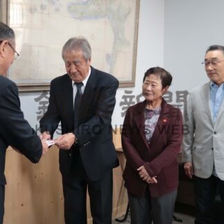 パークゴルフ協会　管理棟備品購入費として市に１０万円寄付【根室】(2024-10-17)