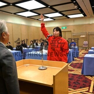 １２チームが頂点争う　女子アイホリーグ、きょうから開幕【釧路市】(2024-10-12)