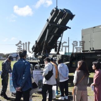 自衛隊の装備展示　根室分屯基地が一般開放【根室】(2024-10-08)