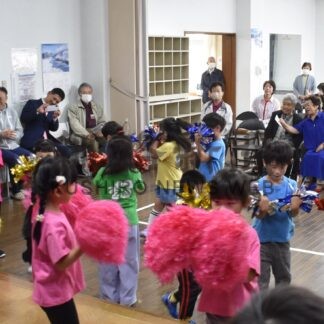 ３世代が多彩な演芸披露　５年ぶりに鶴風荘まつり【釧路市】(2024-10-26)