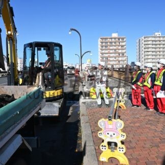将来の仕事 間近で見学　北中生、工事現場や飲食店訪問【釧路市】(2024-11-05)