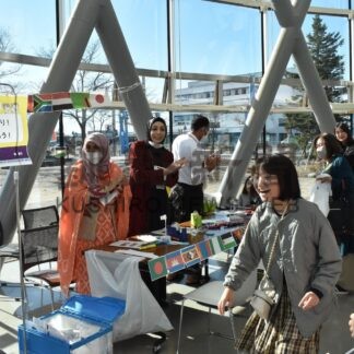 子供たちが科学の楽しさ実感　遊学館でサイエンス屋台村【釧路市】(2024-11-05)