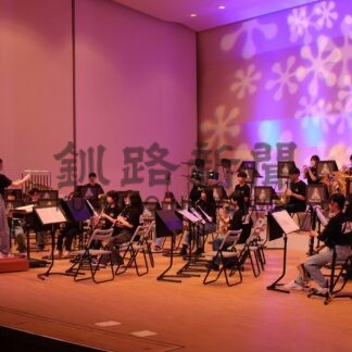 柏陵中吹奏楽部　高校生とハーモニー響かせる【根室】(2024-12-25)