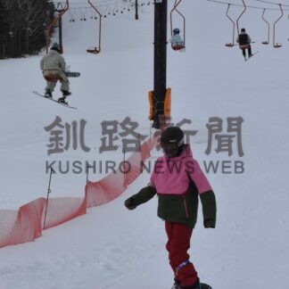 初滑り待ちわびた！　金山スキー場オープン【標津】(2025-01-11)