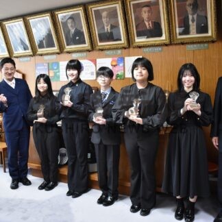 全国管打楽器コンで入賞　５人が鶴間市長に報告【釧路市】(2025-04-08)