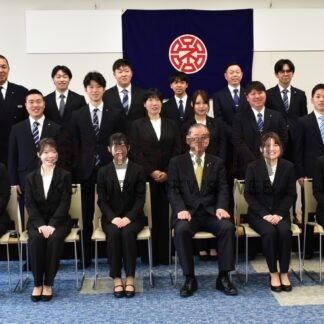 頼られる役人に　市職員１９人に辞令交付【根室】(2025-04-07)