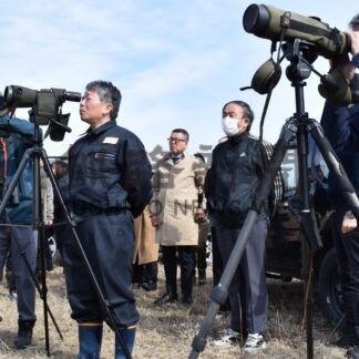 オジロワシの営巣地視察　太陽光発電所建設予定地で市議ら現状確認【釧路市】(2025-04-11)