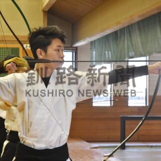 小澤（釧工業２年）、島貫（標茶２年）が２冠　弓道高校春季大会【釧路市】(2025-04-08)