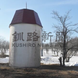 サイロのある風景守る　日建ハウジング、技術継承兼ね屋根補修【中標津】_1(2025-04-04)