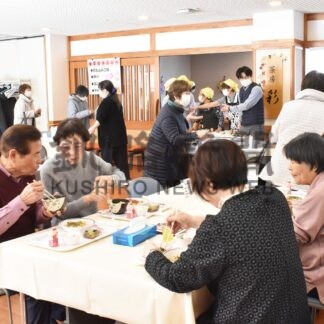 地域食堂にぎわう　特養さくらの里で住民ら交流【釧路市】(2025-04-05)