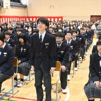 ９８９人新生活へ一歩　市立中学１４校入学式【釧路市】(2025-04-10)