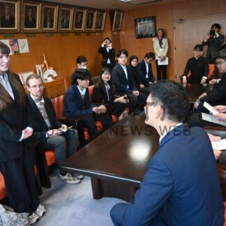 「釧路の生活 毎日楽しい」　高専留学生、鶴間市長を表敬【釧路市】(2025-05-20)