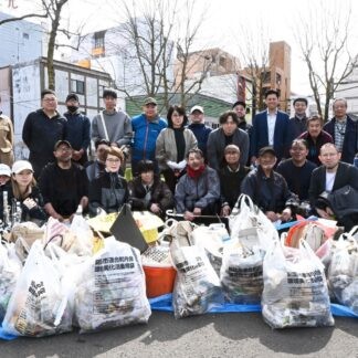 飲食店経営者らごみ拾い　８団体、末広で地域貢献【釧路市】(2025-05-03)