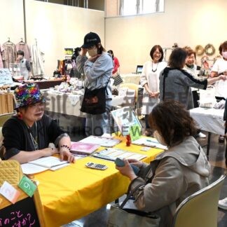 多彩な出店に会場活気　ライフ・ガーデンに道内各地から23ブース【釧路市】(2025-05-25)