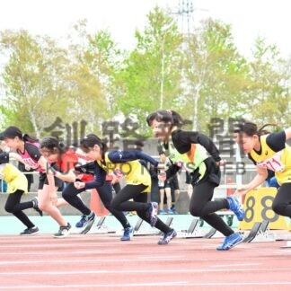 新記録目指し全力尽くす　釧新杯陸上【釧路市】(2025-05-18)