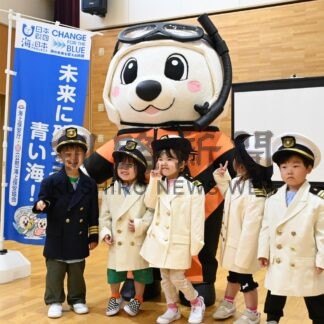 園児に紙芝居で環境保全伝える　羅臼海保【羅臼】(2025-06-26)