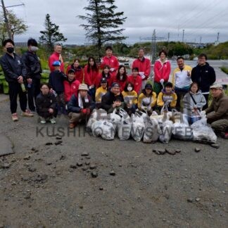 ひぶな坂周辺の清掃活動に汗　商店会会員ら【釧路市】(2025-06-08)