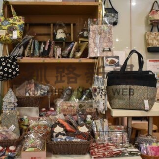 ＳＰＯＯＬ会員の布小物作品並ぶ【釧路市】(2025-06-10)