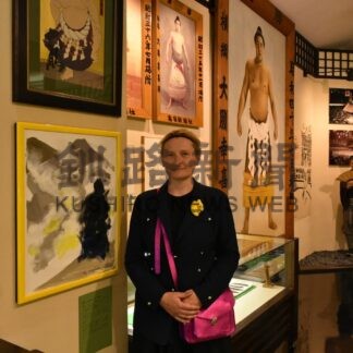 大鵬や相撲 興味持って　ウクライナの美術家が作品展【弟子屈】(2025-06-10)