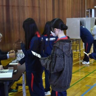 東高生が模擬投票、選挙の仕組み学ぶ　道選管出前講座【釧路町】(2025-06-10)