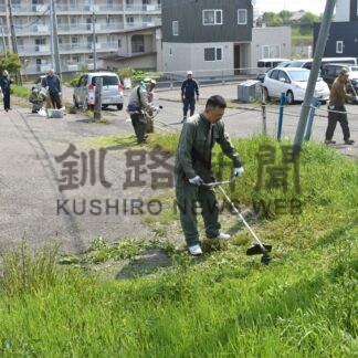 草刈り作業に汗流す　釧路慈徳会地域貢献【釧路市】(2025-06-15)