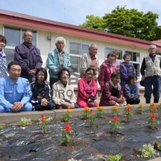 自然の家と集会所 清掃や花壇整備　縫別地区協議会【白糠】(2025-06-16)
