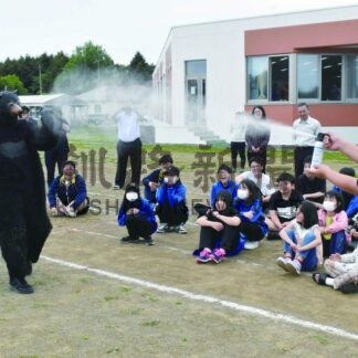 ヒグマ出没対処法は　おちいし義務児童生徒　根室署が合同訓練【根室】(2025-07-02)