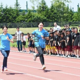 駅伝選手が速く走るこつ伝授　東京メトロ女子　釧路町の子供たち３６人参加【釧路市】(2025-07-09)