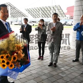 三浦町長が初登庁　「全身全霊で職務にまい進」【厚岸町】(2025-07-15)