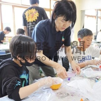 バスボム作り楽しむ　北斗小生がＣＳクラブ活動【根室市】(2025-07-27)