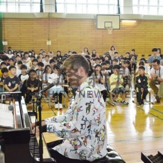 大楽毛小児童 思い詞に　釧路　木原さん作曲、最後の歌作り【釧路市】(2025-07-28)