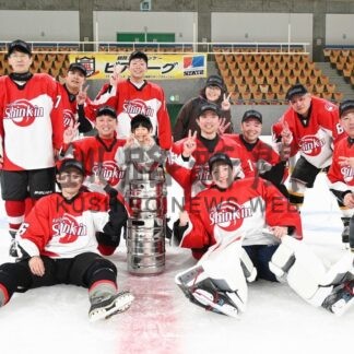 ＫＳ五利家、ディビジョン１制す　アイスホッケー釧路ビアリーグ【釧路市】(2025-07-29)