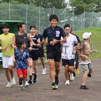川内選手と愛好家交流　マラソン、一緒に走り汗流す【釧路町】(2025-07-29)