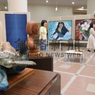 彫刻や絵画 力作３６点　全道展根室展、２日にギャラリートーク【根室市】(2025-07-30)