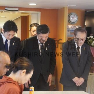 北方領土に眠る親族弔う　元島民ら４回目の洋上慰霊【根室市】(2025-08-08)