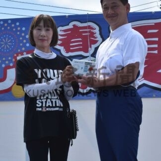 災害時に役立てて　エフエムくしろ　市に緊急告知ラジオ寄贈【釧路市】(2025-08-13)