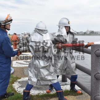 大規模災害想定し揚水や放水訓練　中央消防署など合同【釧路市】(2025-08-20)