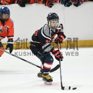 試合白熱　釧路ゆかりの選手奮闘　くしろタンチョウカップ交流戦_2(2025-08-25)